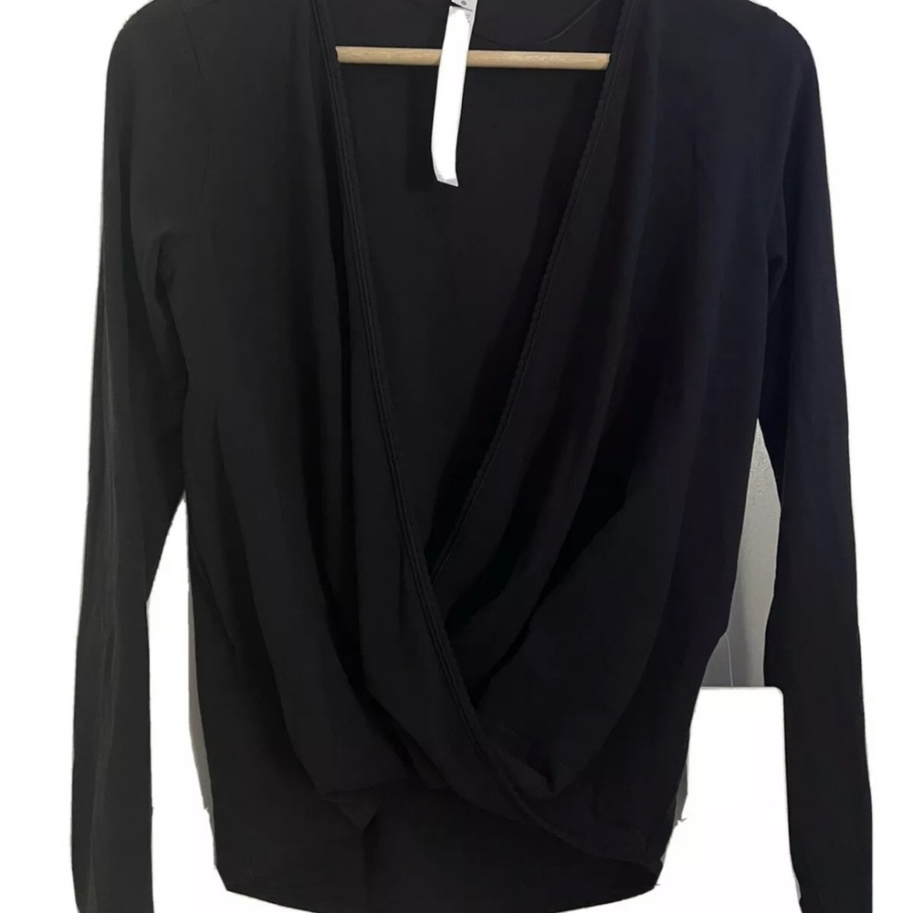 LULULEMON Full Freedom LS Women's Top SZ 2 BLK NWT